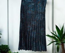 Ad Lib London pleated midi skirt.BNWT. Size UK14