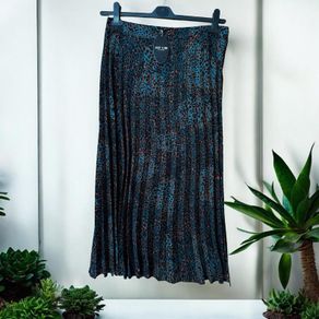 Ad Lib London pleated midi skirt.BNWT. Size UK14