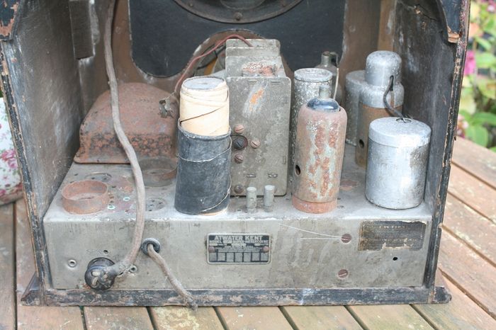 Genuine Antique Cathedral Radio Atwater Kent