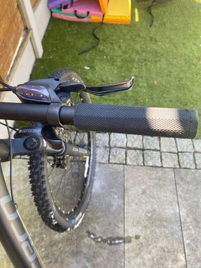 Carrera Vengeance 27.5 inch wheels mountain bike