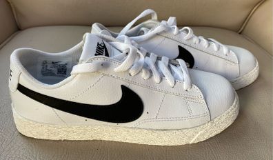 NIKE white Lace up runners