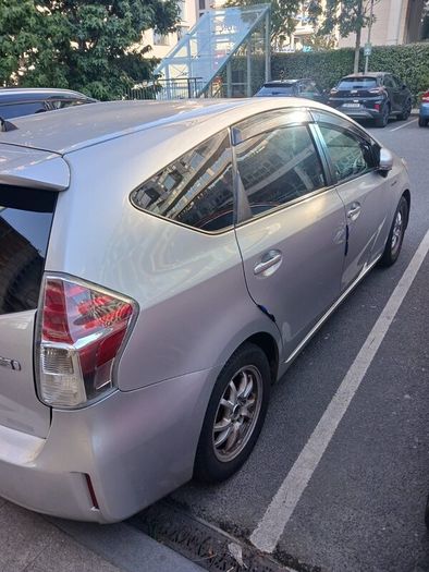 Toyota prius alpha 5 seaters 161-D-