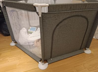 Playpen (Cleaner than picture shows)