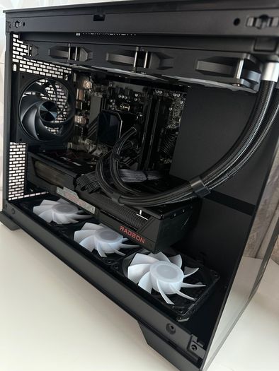 High End Gaming PC | RX 9070 XT 16gb / Ryzen 7800x3d / DDR5