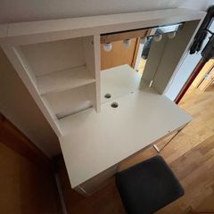 Make up Desk