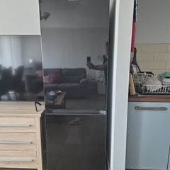 Samsung 4 Series , Fridge and Freezer, No Frost