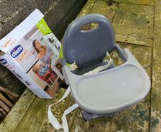 Chicco Pocket Snack Booster Seat