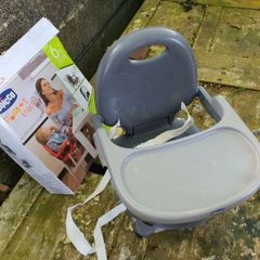 Chicco Pocket Snack Booster Seat