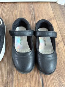 Girls shoes size 9