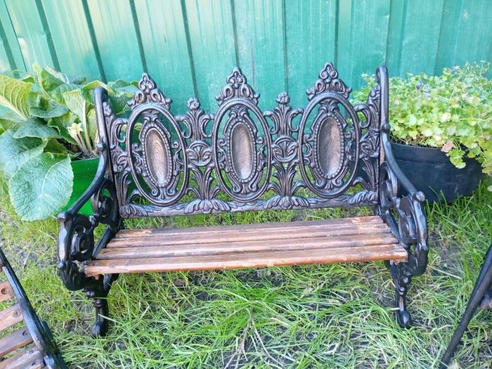 Mini garden ornament