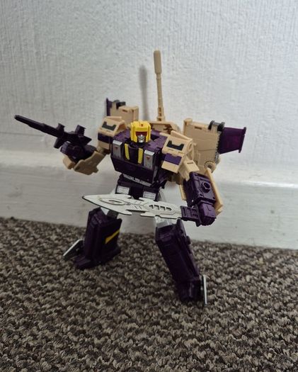 Transformers Legacy Blitzwing