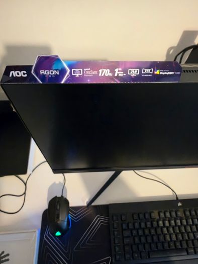 Gaming Monitor & Desk