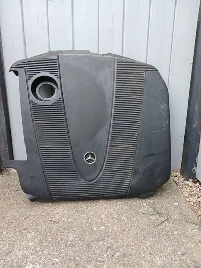 MercedesBenz W204 engine cover