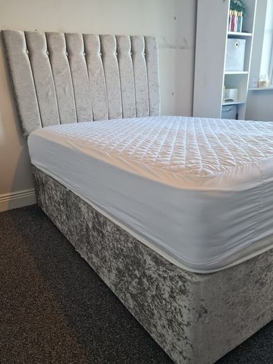 Double bed frame in great condition