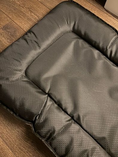 Alice & Co lounging dog bed