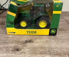 Model John Deere Tractor 1:32