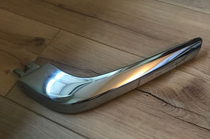 Mercedes w126 s class left front bumper chrome corner