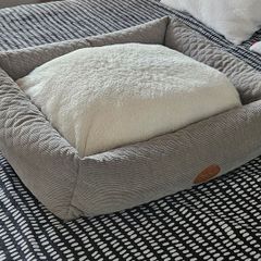 Pet bed