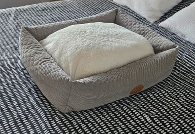 Pet bed