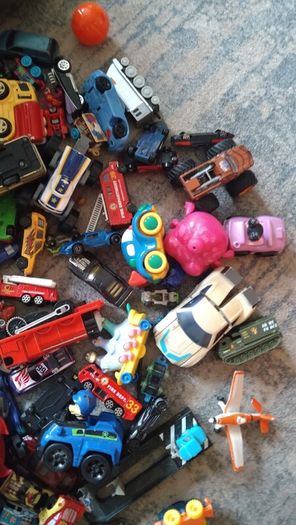 bundle of toy cars