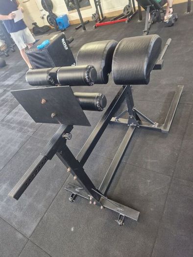 GHD (Glute Hamstring Developer)