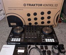 Native Instruments Traktor Kontrol S3 DJ Controller Excellent Condition