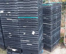 Heavy duty stacking crates 2 euro each