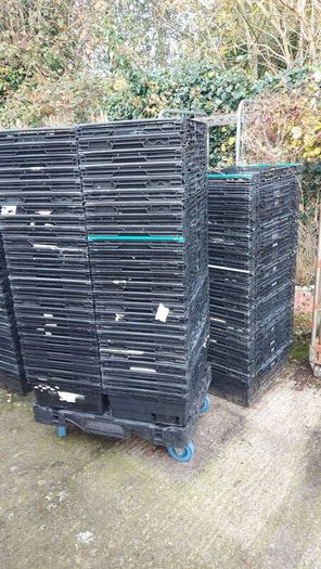 Heavy duty stacking crates 2 euro each