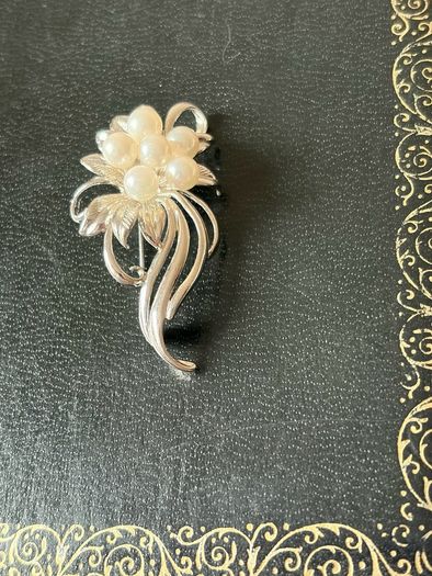 brooch
