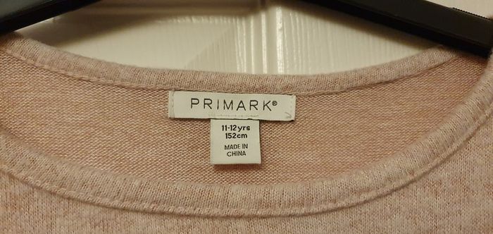 Age 9 / 10 Years  - A Lovely Soft Knit Top with Cute Pearl Logo - Read Carefully