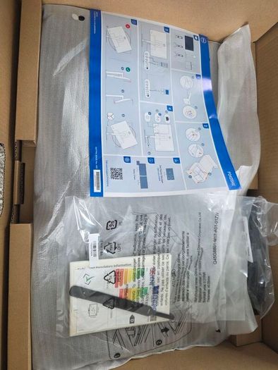 Dell monitor 2425HE with stand