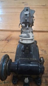 Singer 172K1 Industrial Leather Glove Sewing Machine Head Only