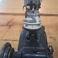 Singer 172K1 Industrial Leather Glove Sewing Machine Head Only
