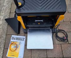 Dewalt DW733 portable planer thicknesser 240v