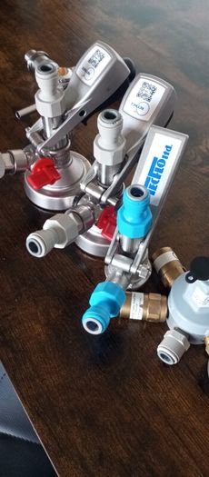 beer tap/couplers and regulator