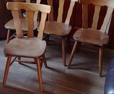 4 Wooden Chairs