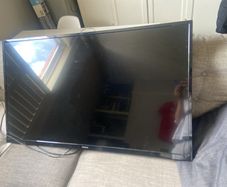 Hitachi 50 inch flatscreen tv