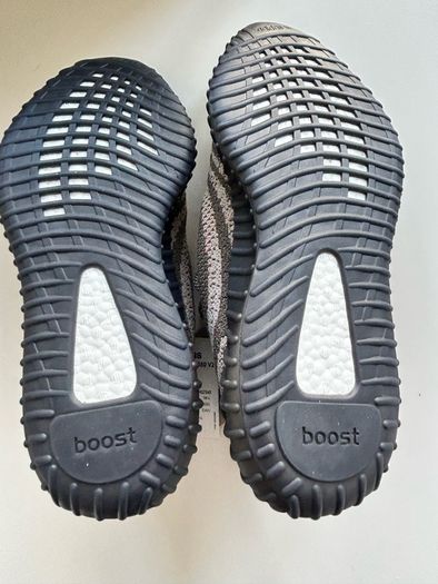 Yeezy Boost 350 V2 Carbon Beluga 10.5UK