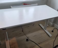 Standing desk