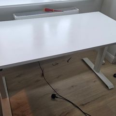 Standing desk