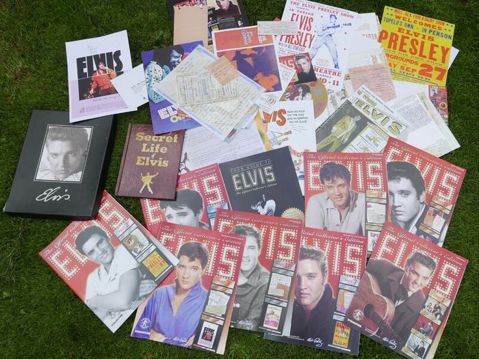 Elvis Presley Deagostini Collectors Box & Collectors Items