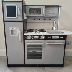 Children's Toy Kitchen