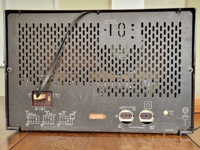 Phillips valve radio