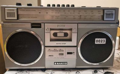 From 1983  Sanyo M4200LG Radio Cassette Recorder, vorking good, tested.
