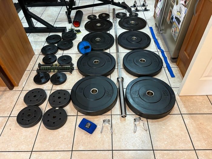 Heavy Duty Semi Pro Weightlifting Full Gym Set Up!