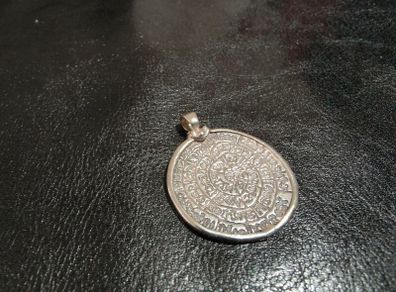 silver pendant necklace
