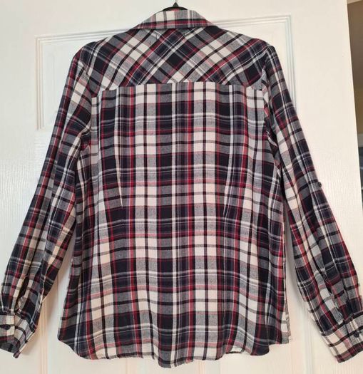 Ladies shirt size 14