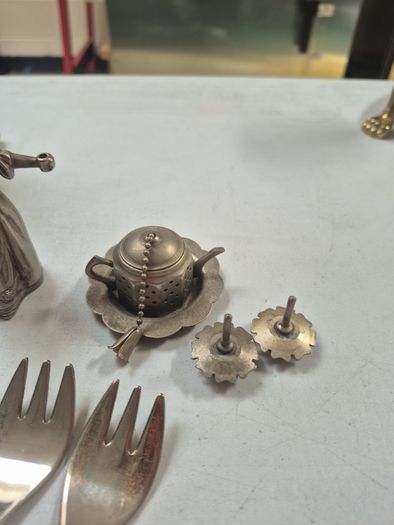 Metal collectors items