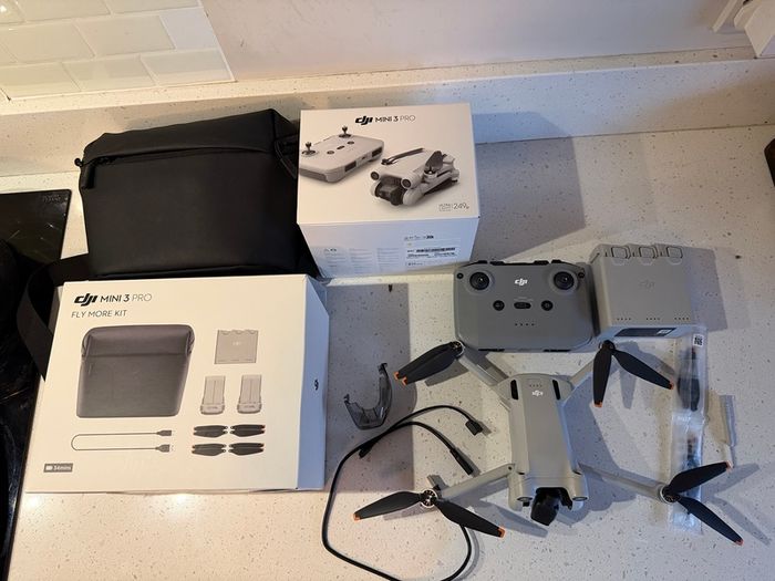 DJI Mini 3 Pro Fly More Combo - RC-N1, 3 Batteries