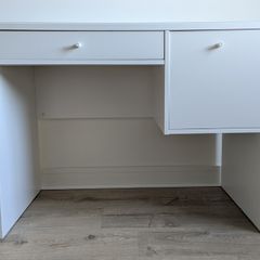 Dressing table